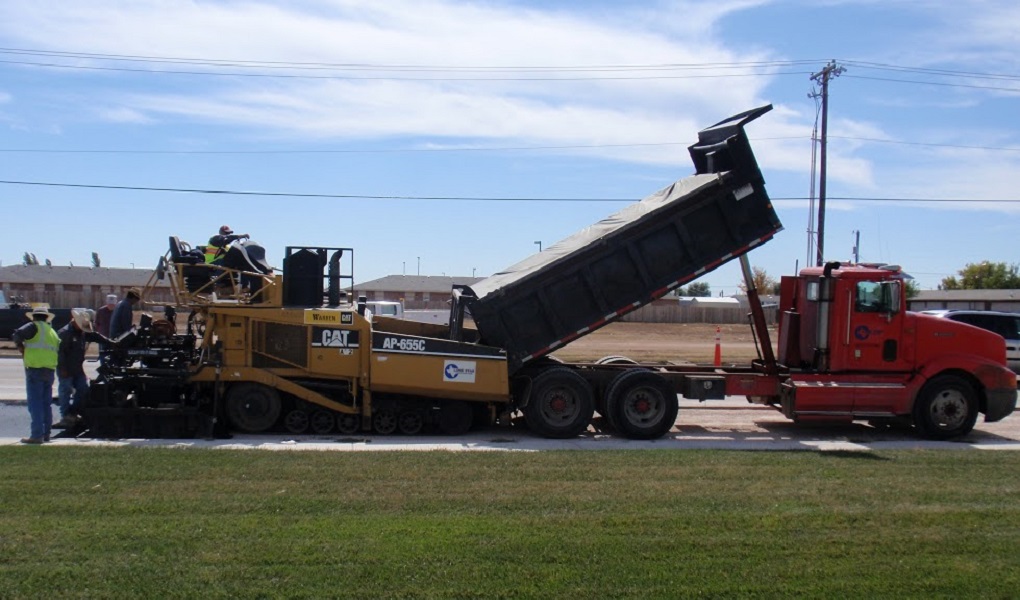 Why Is Asphalt Temperature Important? - Lone Star Paving